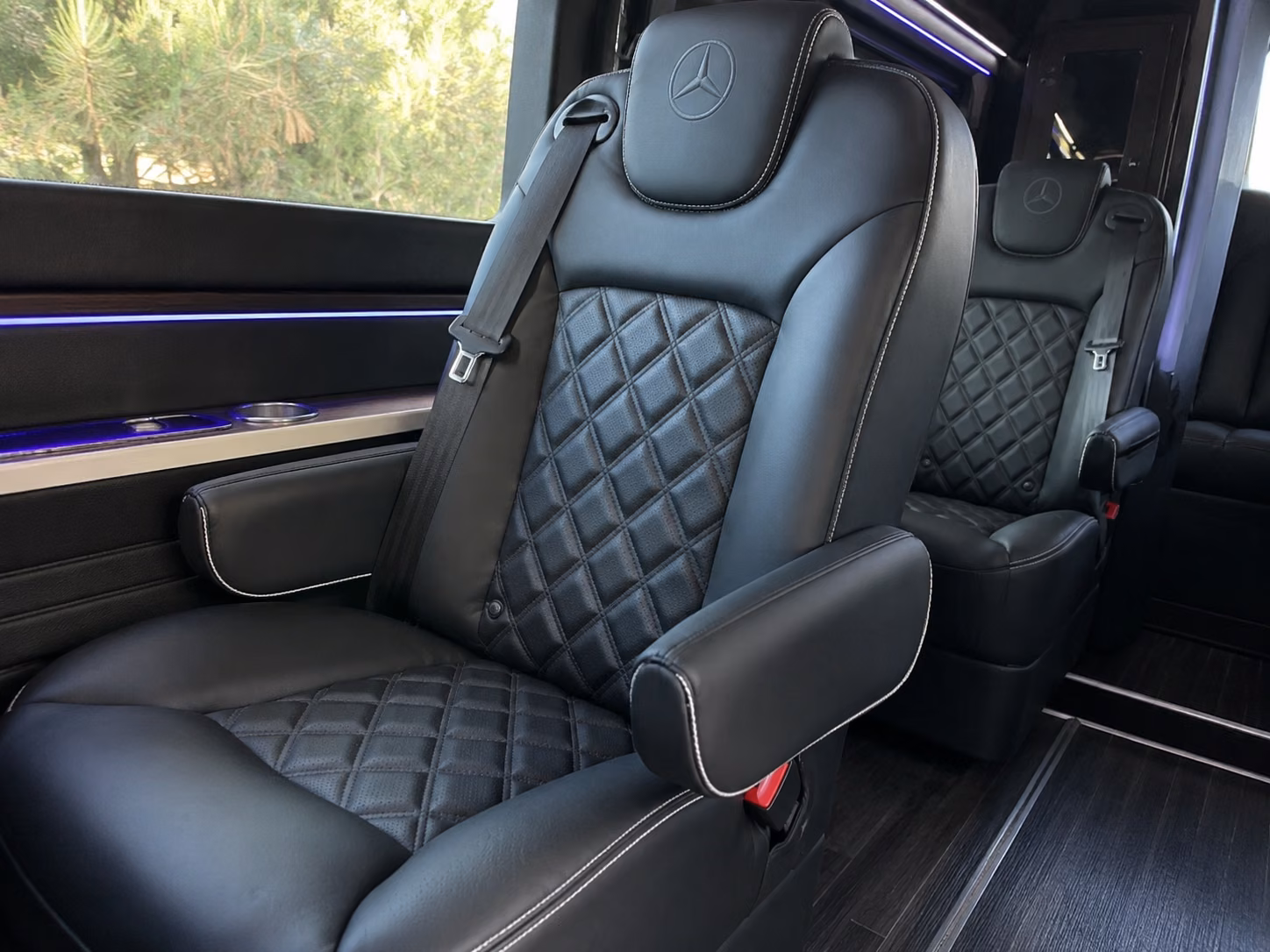 easily book transportation for your next bachelor or bachelorette party 1
