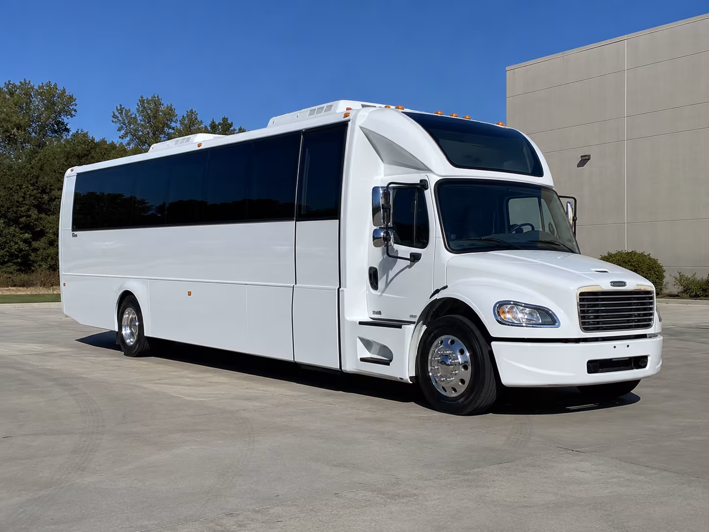 lehi 28 passenger party bus
